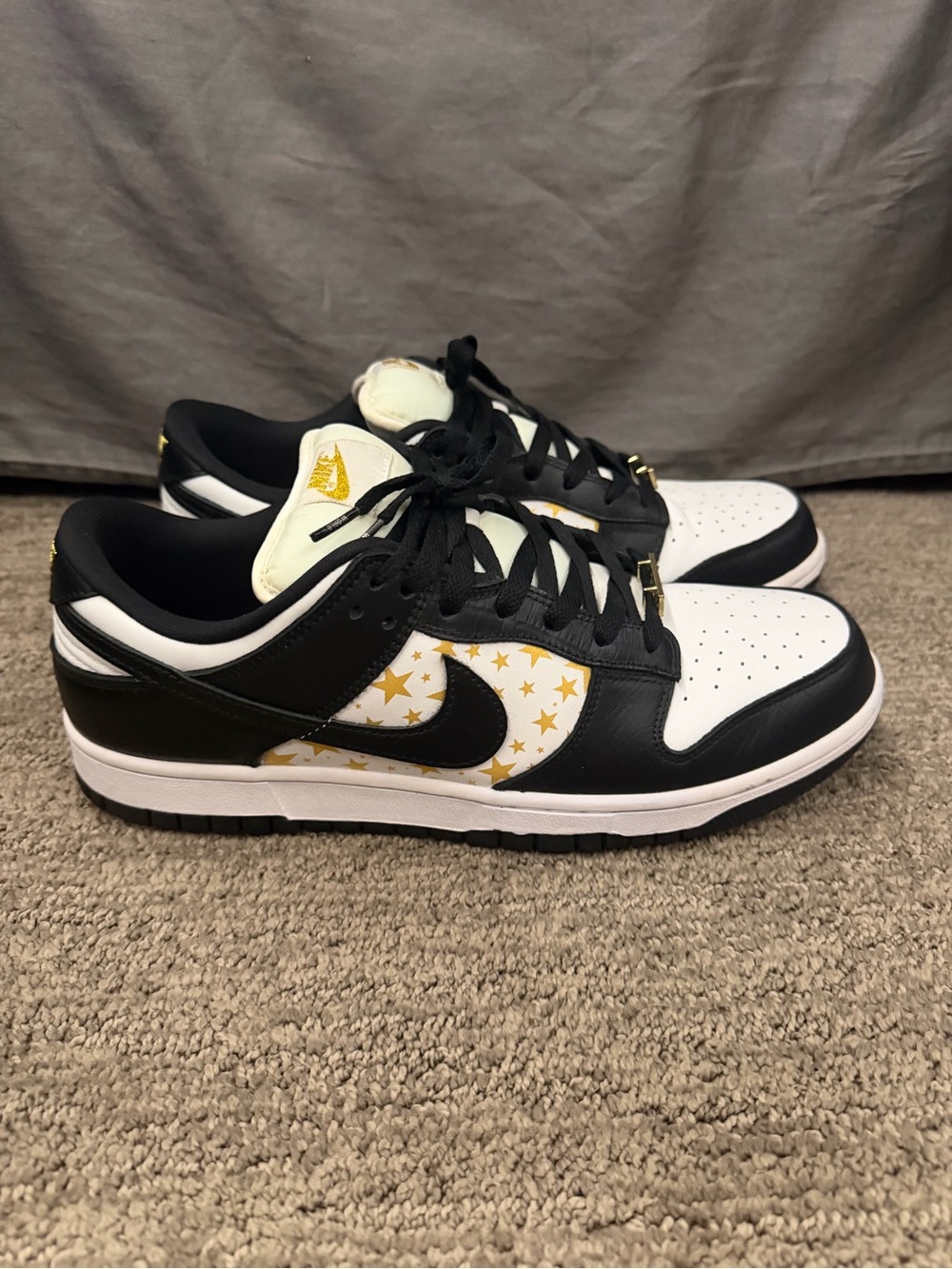 Supreme x Nike Dunk Low SB
